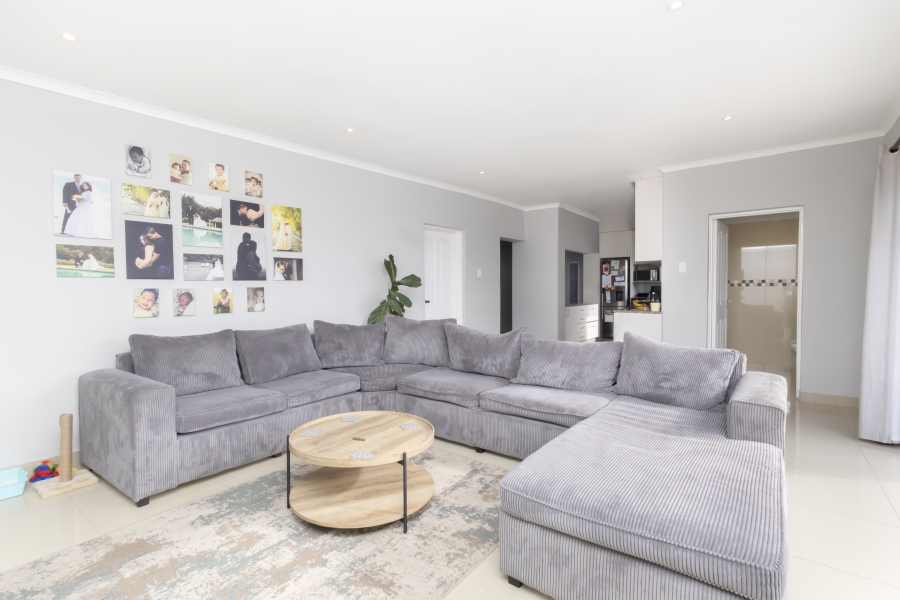 3 Bedroom Property for Sale in Sanddrift Western Cape